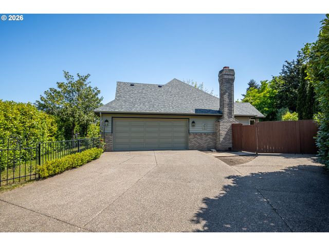 1625 VICTORIAN Way, Eugene, OR 97401