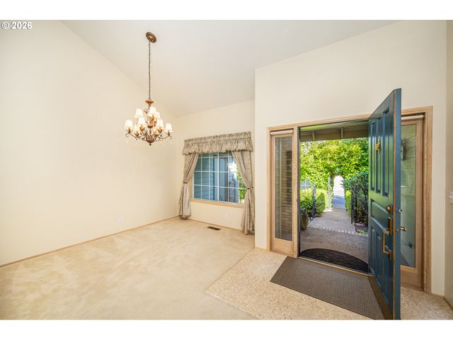 1625 VICTORIAN Way, Eugene, OR 97401