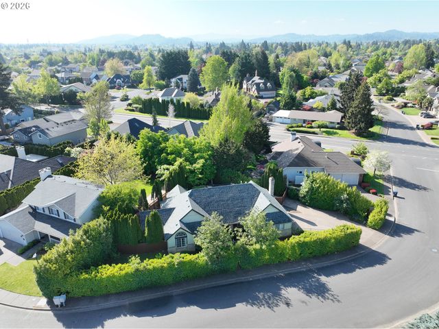 1625 VICTORIAN Way, Eugene, OR 97401