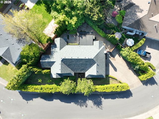 1625 VICTORIAN Way, Eugene, OR 97401