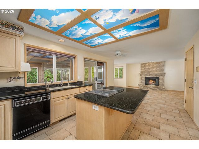 1625 VICTORIAN Way, Eugene, OR 97401