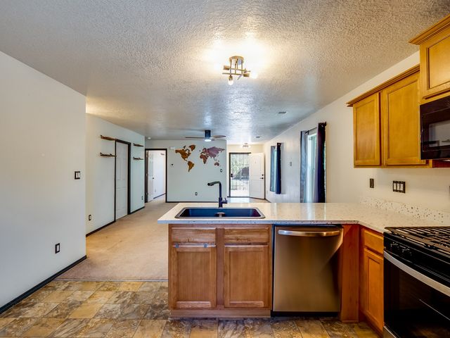 5239 Via Del Cielo Lane, Santa Fe, NM 87507