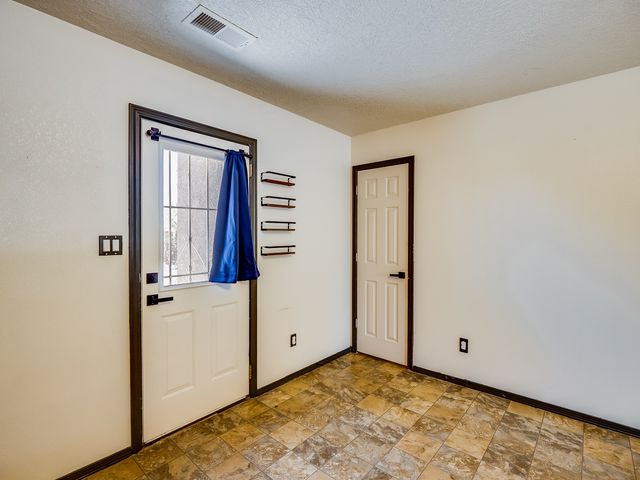 5239 Via Del Cielo Lane, Santa Fe, NM 87507