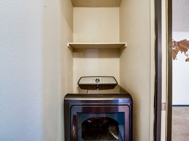 5239 Via Del Cielo Lane, Santa Fe, NM 87507