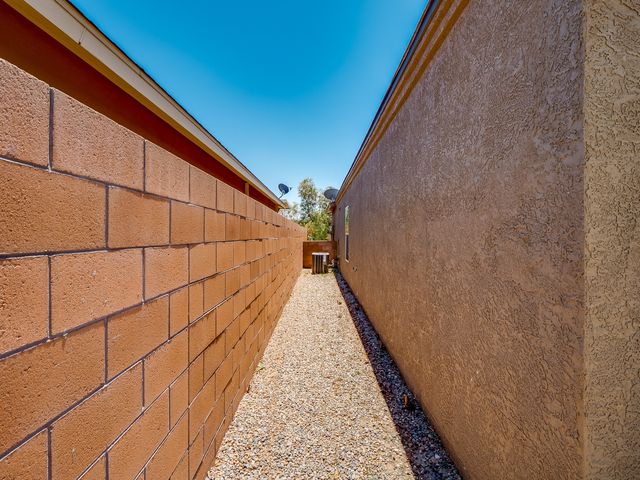5239 Via Del Cielo Lane, Santa Fe, NM 87507