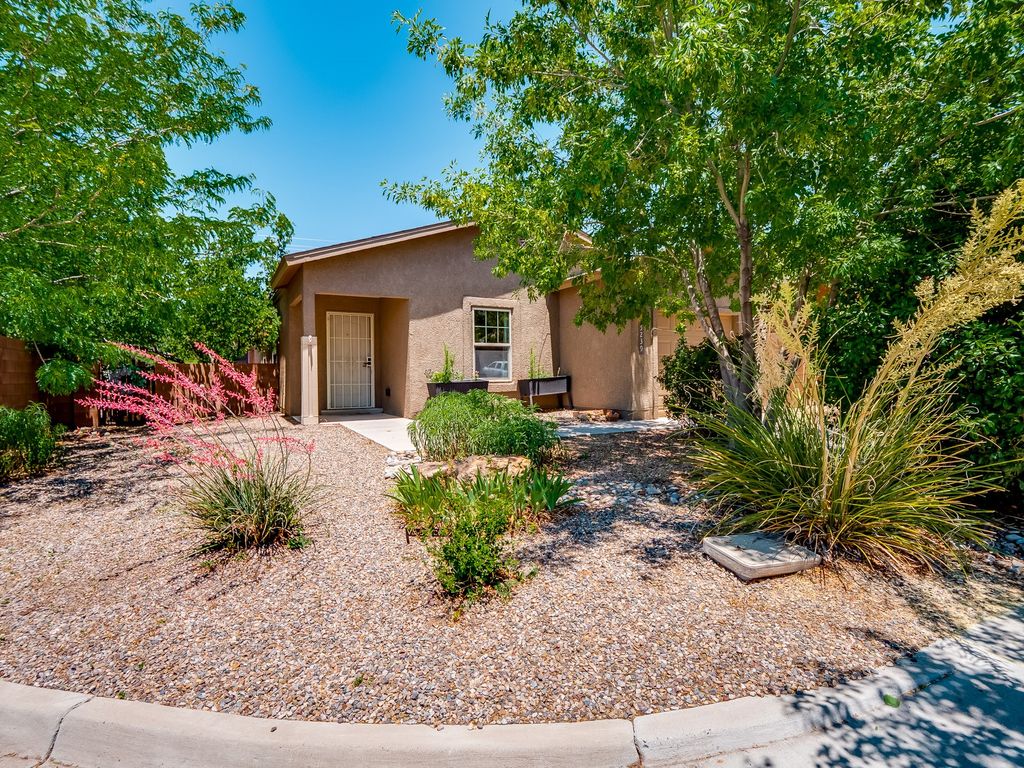 5239 Via Del Cielo Lane, Santa Fe, NM 87507