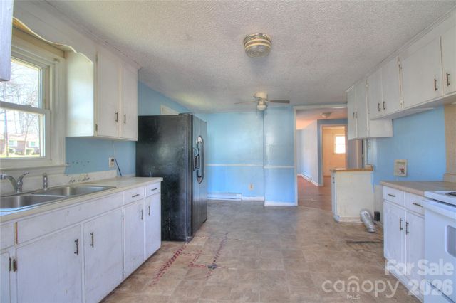 408 S Jackson Avenue, Waxhaw, NC 28173