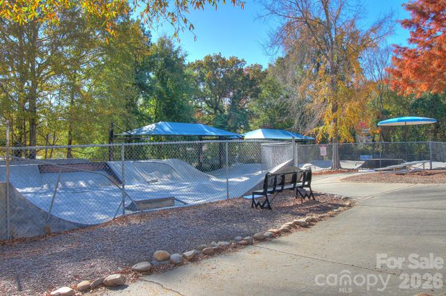 408 S Jackson Avenue, Waxhaw, NC 28173