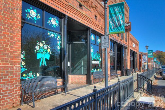 408 S Jackson Avenue, Waxhaw, NC 28173