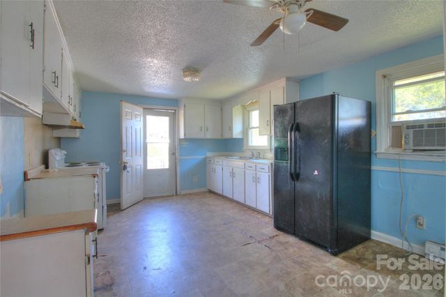 408 S Jackson Avenue, Waxhaw, NC 28173