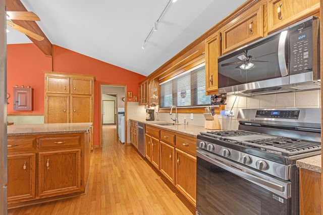 12501 S 74th Avenue, Palos Heights, IL 60463