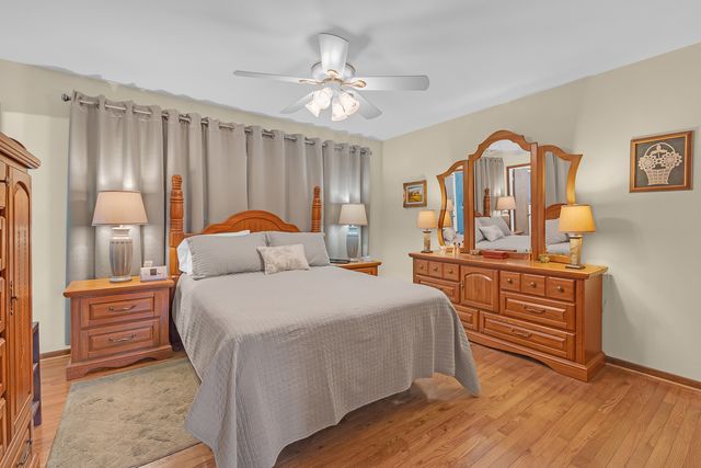 12501 S 74th Avenue, Palos Heights, IL 60463