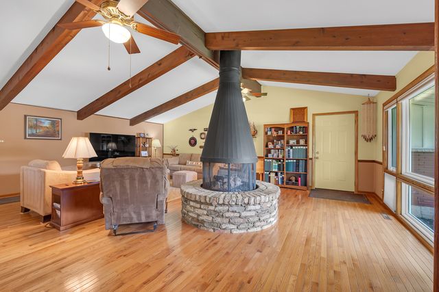 12501 S 74th Avenue, Palos Heights, IL 60463