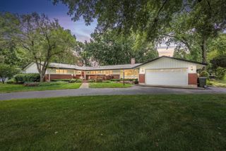 12501 S 74th Avenue, Palos Heights, IL 60463
