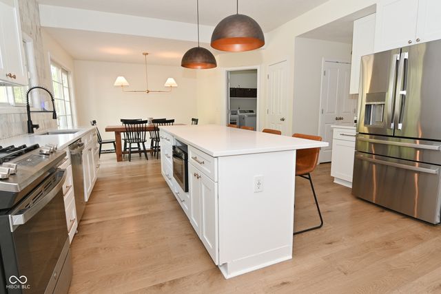 8988 Hearthstone Drive, Zionsville, IN 46077