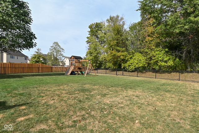 8988 Hearthstone Drive, Zionsville, IN 46077