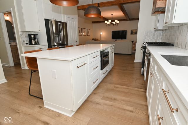 8988 Hearthstone Drive, Zionsville, IN 46077