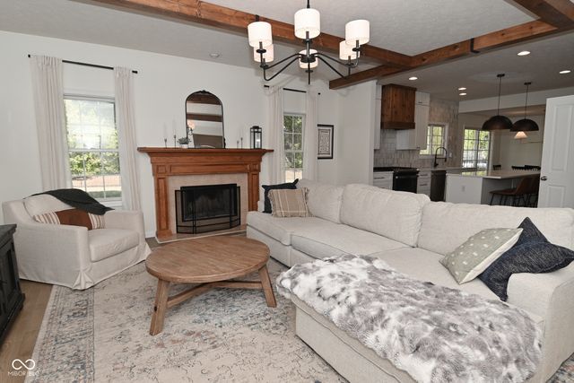 8988 Hearthstone Drive, Zionsville, IN 46077