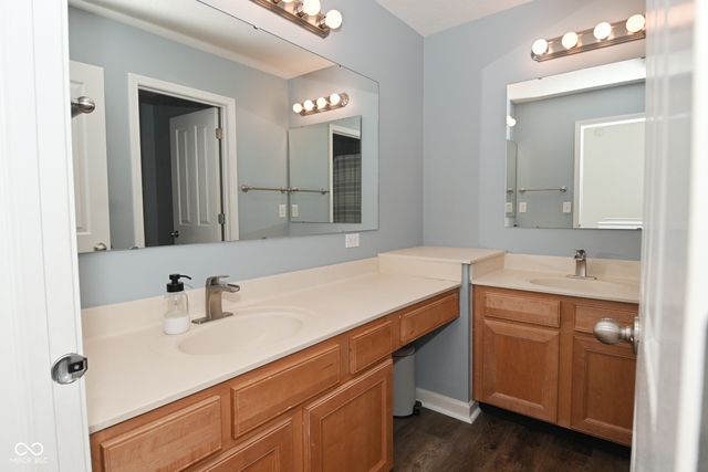 8988 Hearthstone Drive, Zionsville, IN 46077