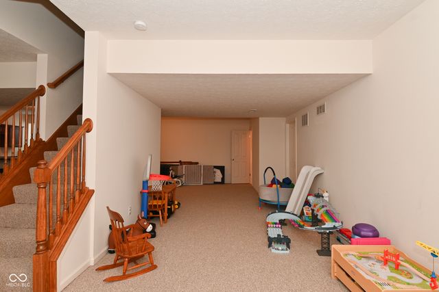 8988 Hearthstone Drive, Zionsville, IN 46077