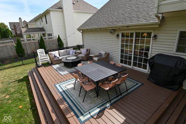 8988 Hearthstone Drive, Zionsville, IN 46077