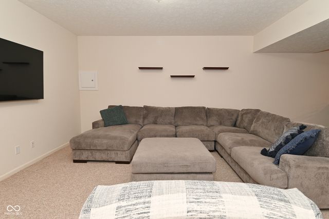 8988 Hearthstone Drive, Zionsville, IN 46077