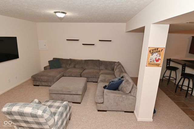 8988 Hearthstone Drive, Zionsville, IN 46077