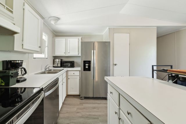 3719 Hedge Row Street, Granbury, TX 76048