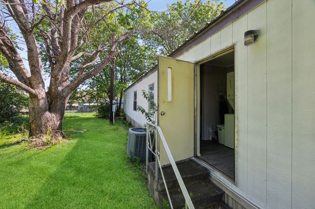 3719 Hedge Row Street, Granbury, TX 76048