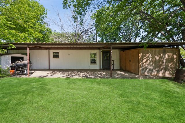 3719 Hedge Row Street, Granbury, TX 76048