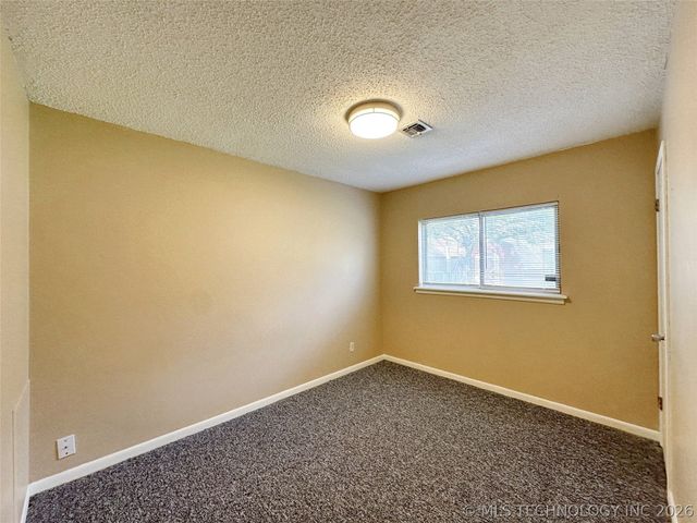 2407 S Olympia Avenue, Tulsa, OK 74107