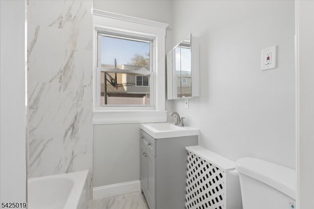 109 E 6Th Ave, Roselle Boro, NJ 07203