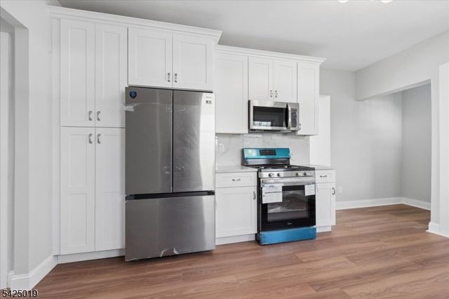 109 E 6Th Ave, Roselle Boro, NJ 07203