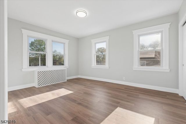 109 E 6Th Ave, Roselle Boro, NJ 07203