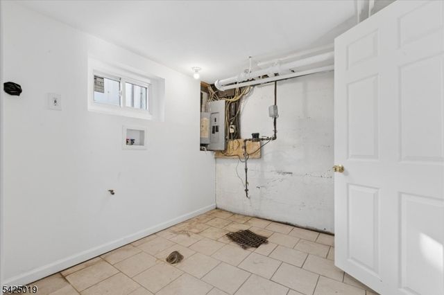 109 E 6Th Ave, Roselle Boro, NJ 07203