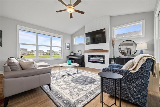 2416 NW Applewood Street, Ankeny, IA 50023