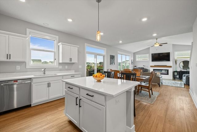 2416 NW Applewood Street, Ankeny, IA 50023