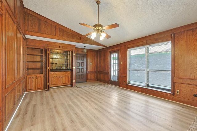 5137 Shoregate Drive, Garland, TX 75043