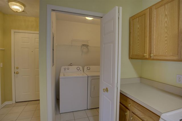 920 Oakbrook Drive, Jackson, MI 49203