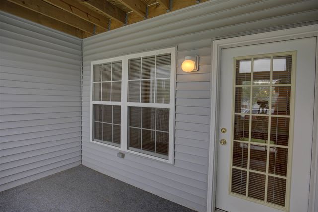 920 Oakbrook Drive, Jackson, MI 49203