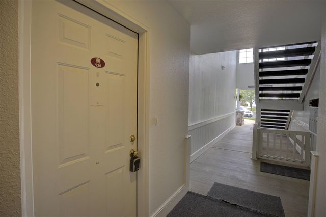 920 Oakbrook Drive, Jackson, MI 49203