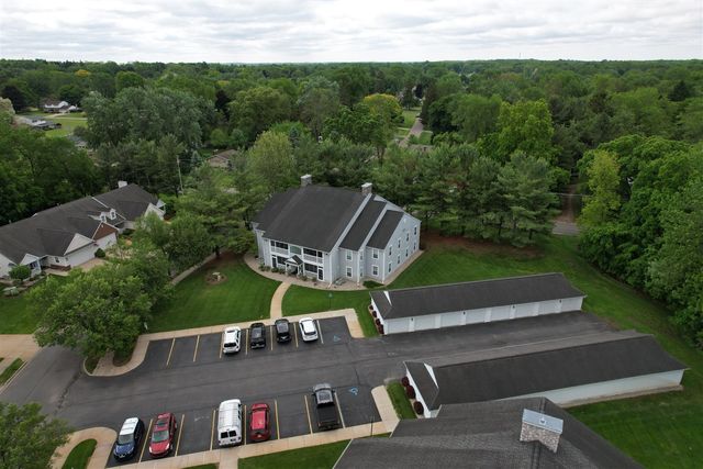 920 Oakbrook Drive, Jackson, MI 49203