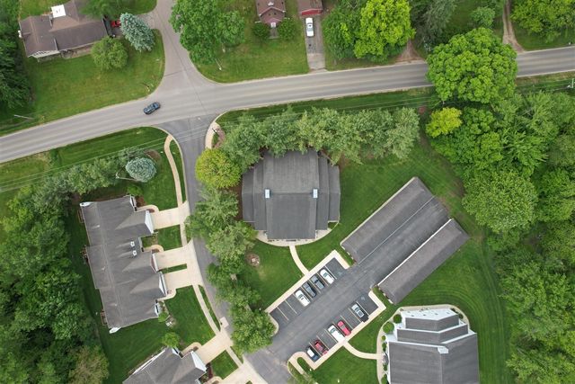 920 Oakbrook Drive, Jackson, MI 49203