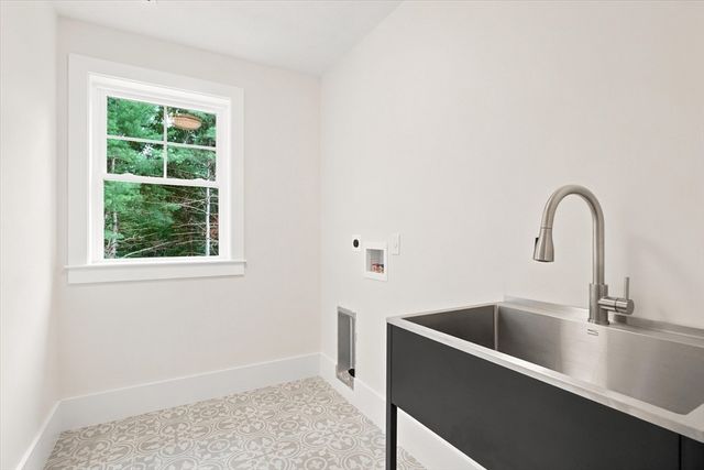 13 Stop River Road, Norfolk, MA 02056