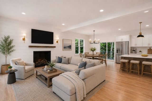 13 Stop River Road, Norfolk, MA 02056