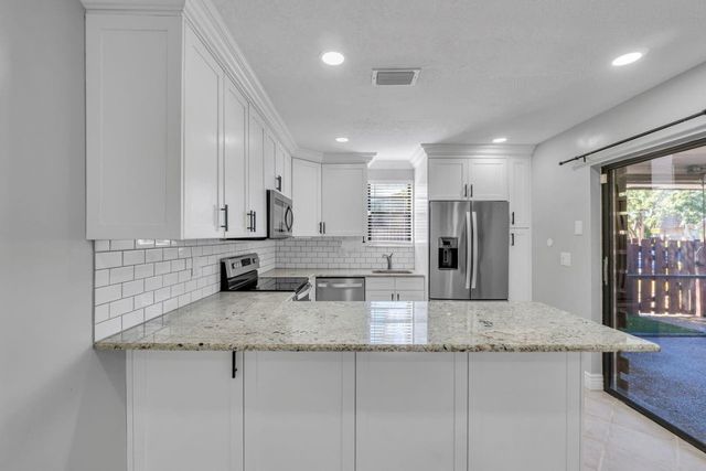 2675 NW 99th Avenue, Coral Springs, FL 33065