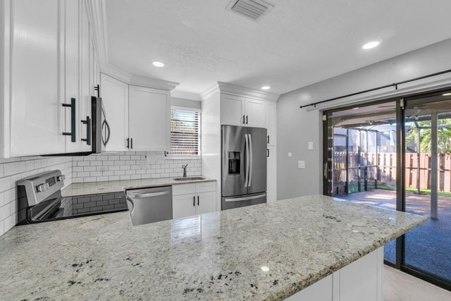 2675 NW 99th Avenue, Coral Springs, FL 33065