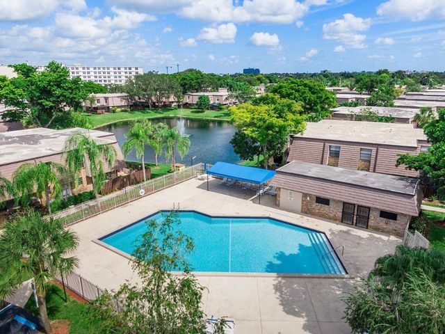 2675 NW 99th Avenue, Coral Springs, FL 33065