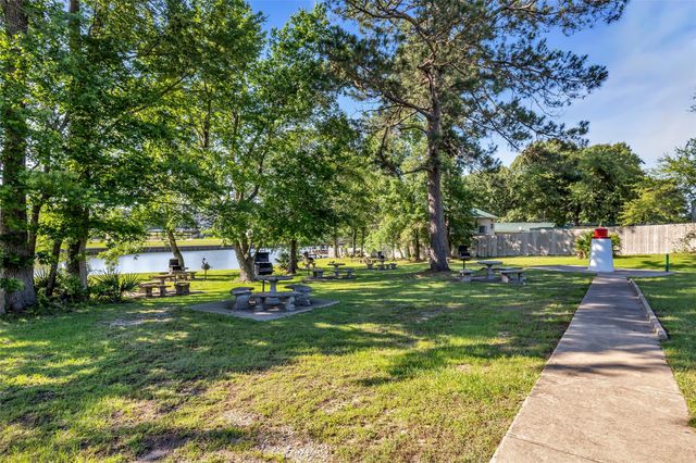 1 Island Point, Huntsville, TX 77340