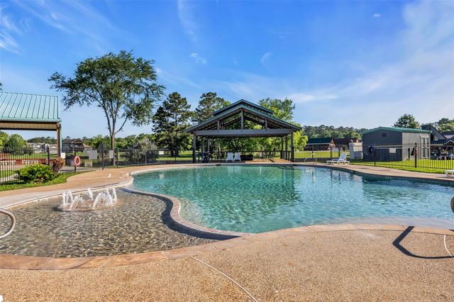 1 Island Point, Huntsville, TX 77340